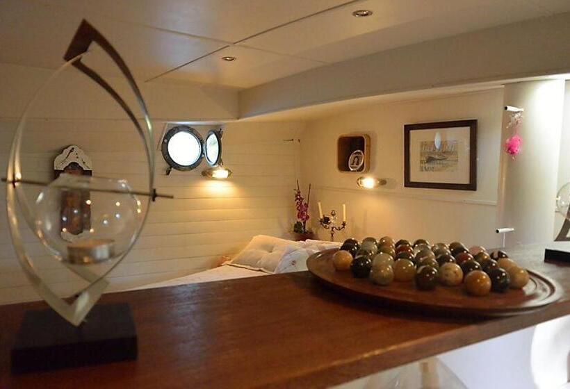 Номер Стандарт, Bateau Mariance