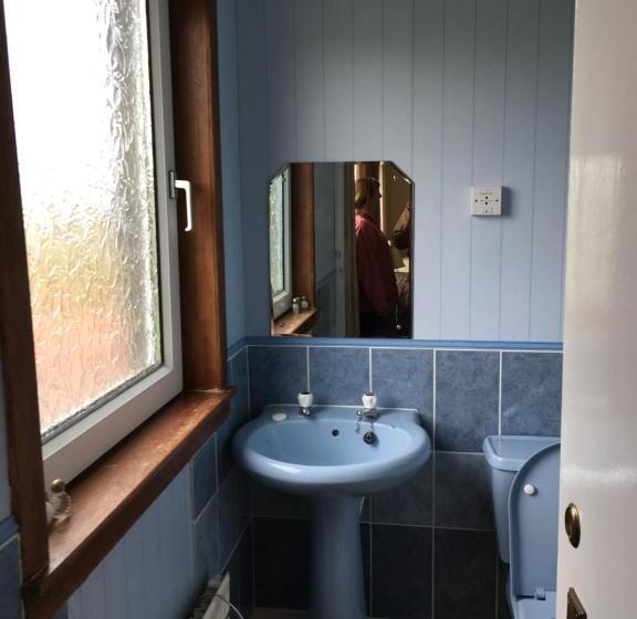 غرفة قياسية مطلة على الجبل, Garvault House