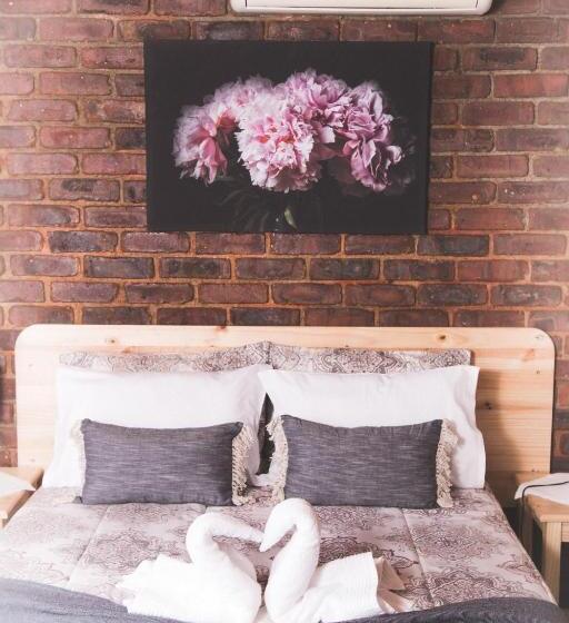 Suite Familiar, 29 Polvy Street