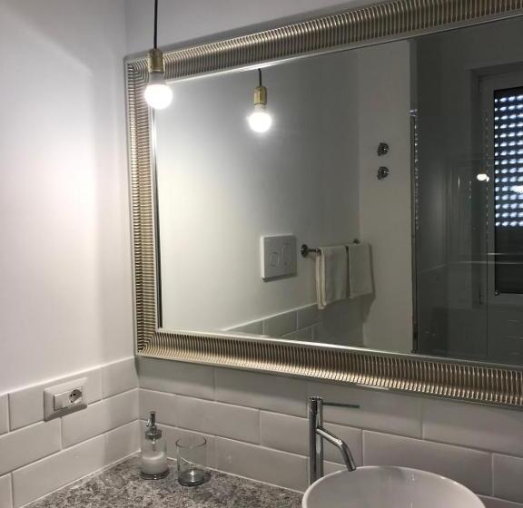 اتاق استاندارد با تخت بزرگ, Salerno M Illumina