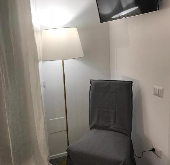 اتاق استاندارد با تخت بزرگ, Salerno M Illumina