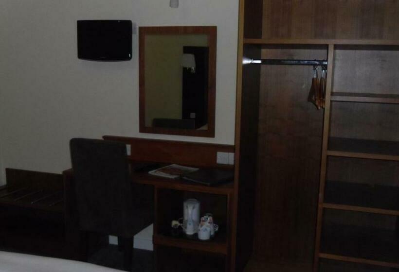 Quarto Estandar Cama King para Deficientes Físicos, Eyesleepover