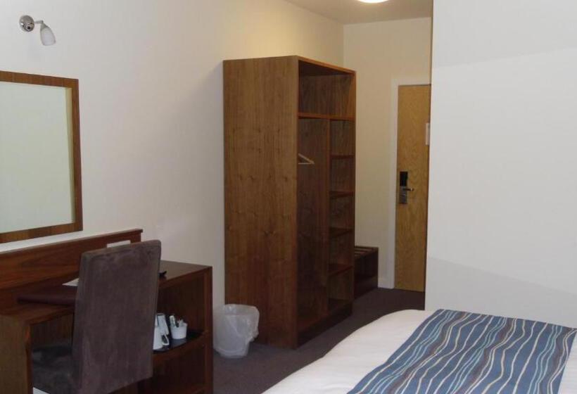 Quarto Estandar, Eyesleepover