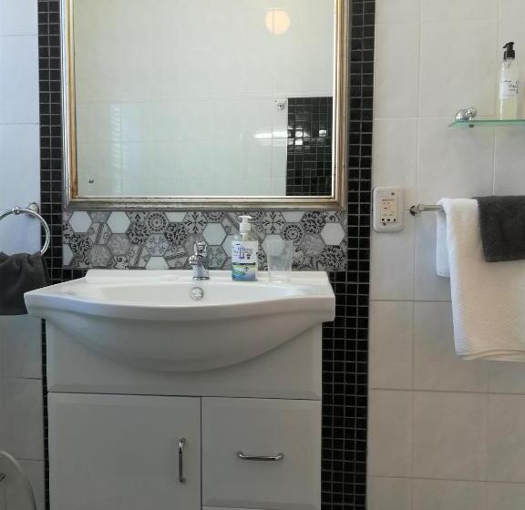 Номер Стандарт, Eastbury Cottage