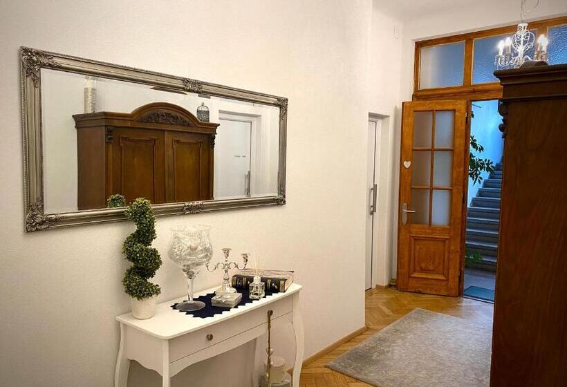 Апартаменты 1 Спальня с Балконом, Apartment Im Grünen
