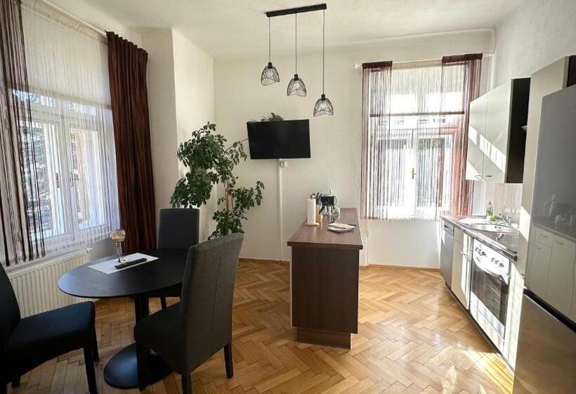 Апартаменты 1 Спальня Вид на Сад, Apartment Im Grünen