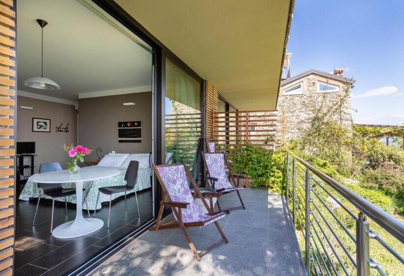 Standard studio with lake view, La Torretta Studios & Suite