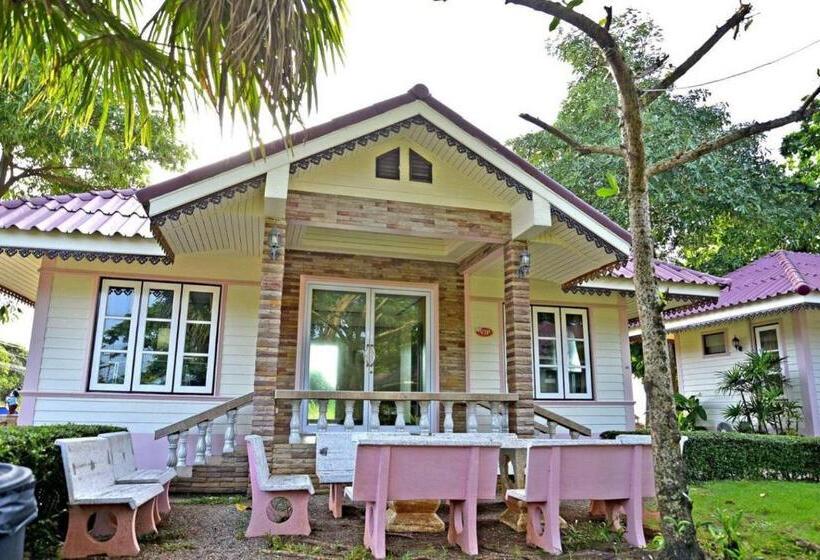 بانگلوی استاندارد 2 خوابه, The Iris Resort