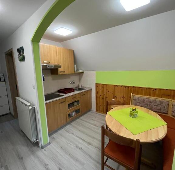 آپارتمان 1 خوابه با چشم‌انداز, Apartmaji In Sobe Cuder