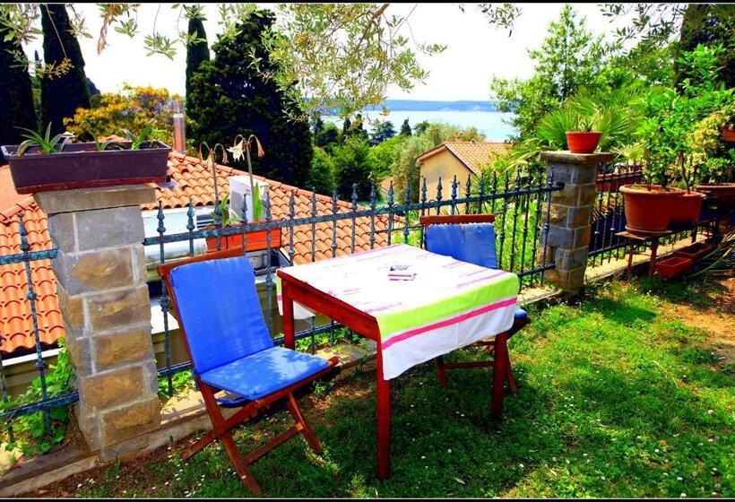 اتاق استاندارد با چشم‌انداز دریا, Champagne Apartments Portorož Vp