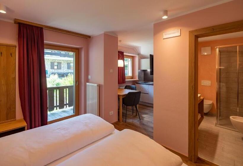 استودیوی لوکس, Residence Soratru