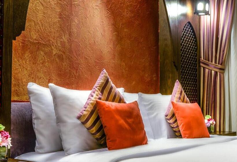 标准工作室, First Central Hotel Suites