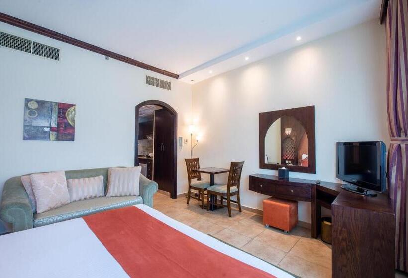 标准工作室, First Central Hotel Suites