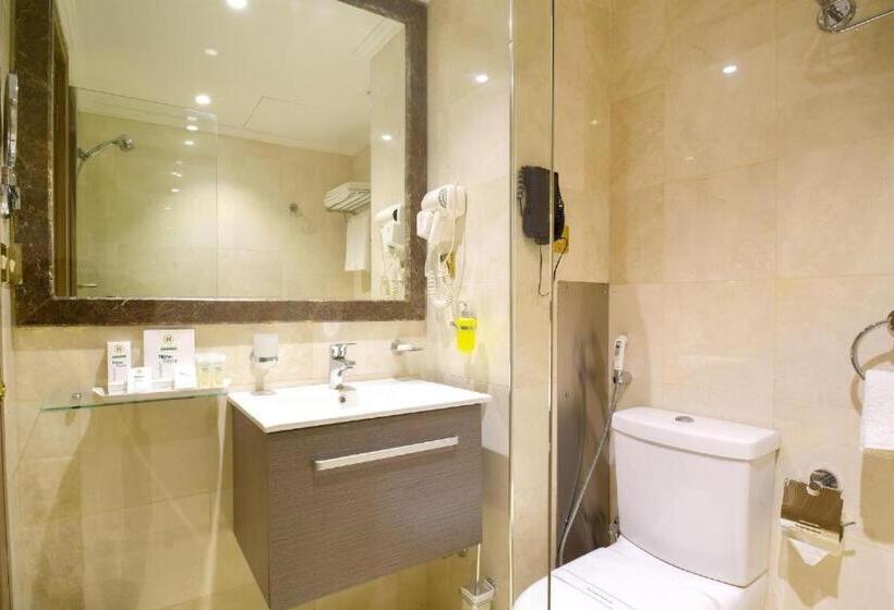 Люкс с Видом, Golden Tulip Al Zahabi