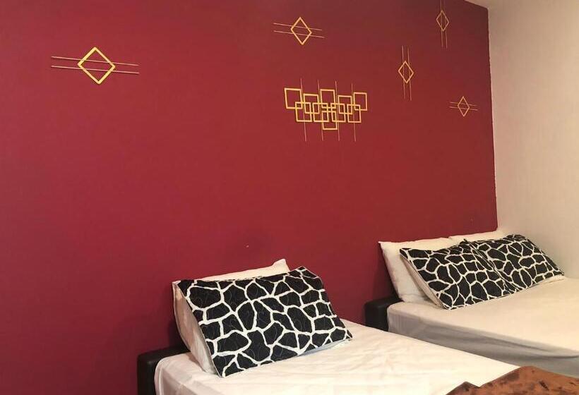 Family Room, Tai Hoe