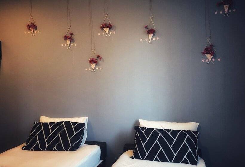 Standard Room, Tai Hoe