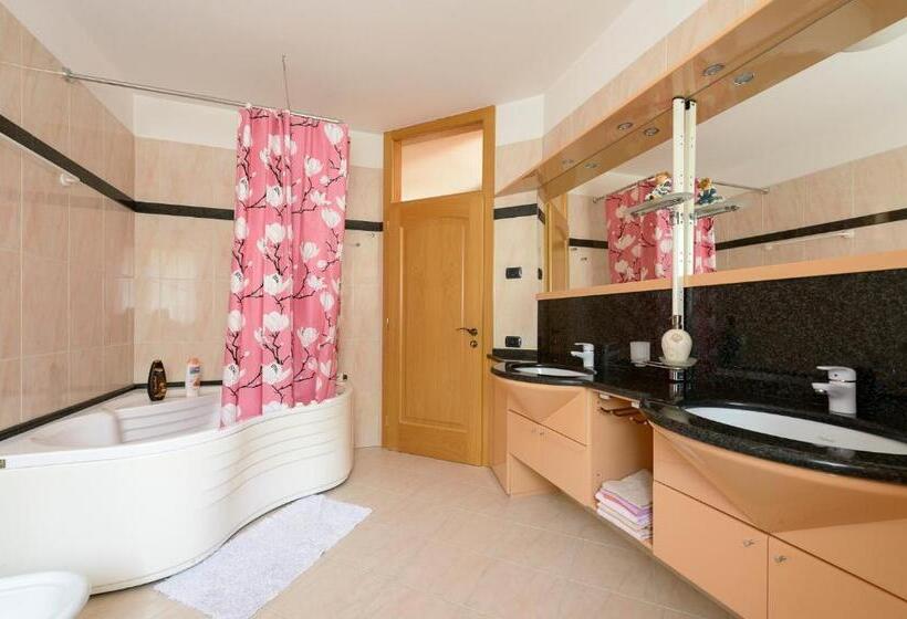 Номер Стандарт Четырехместный Совместный Санузел, B&b Agli Ulivi