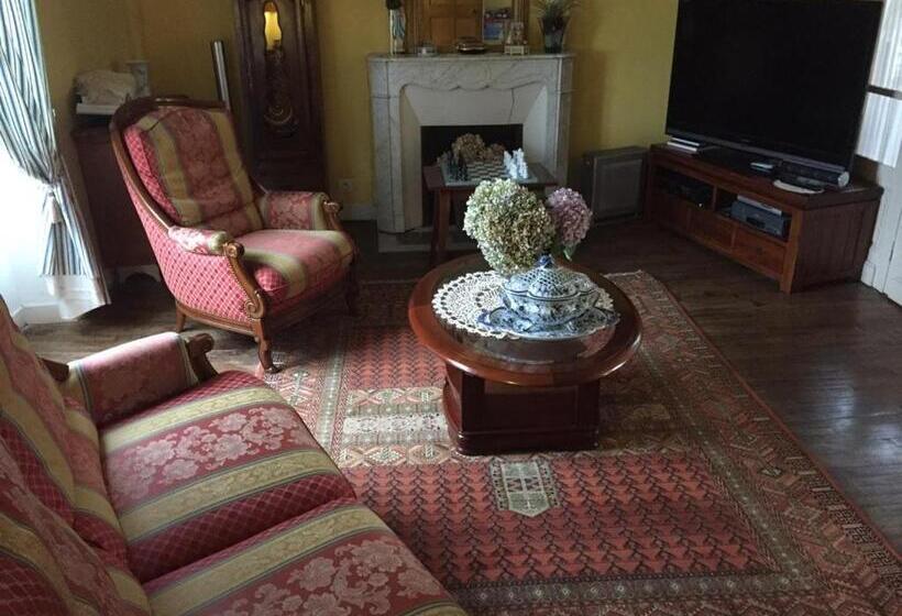 Quarto Estandar, Les Hortensias