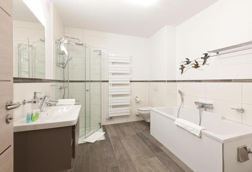 2 Bedrooms Apartment Lake View, Kells Appartements