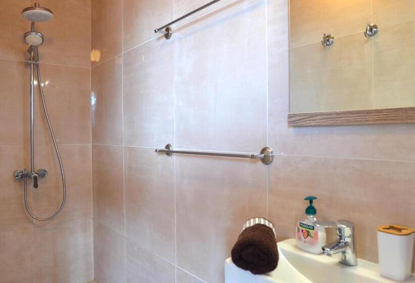 اتاق لوکس با چشم‌انداز دریا, Bella Vista Sun Club