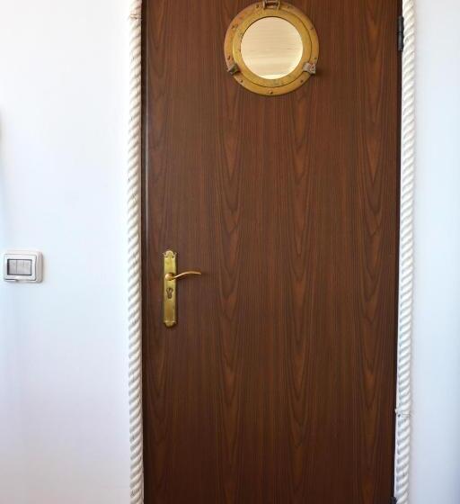 اتاق لوکس با چشم‌انداز دریا, Bella Vista Sun Club