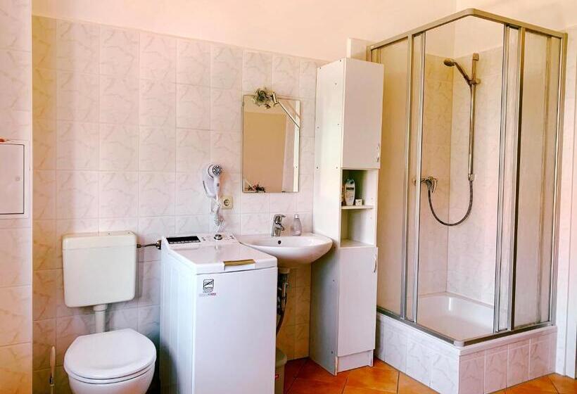 Apartamento 2 Dormitórios, Traditionsgasthaus Goldener Löwe Riesa Restaurant & Pension