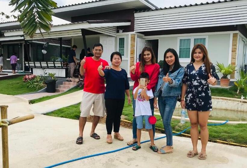 Standard Bungalow 2 Bedrooms with Views, Panutsaya Homestay