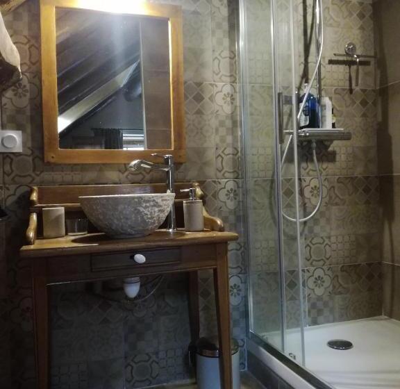 Номер Стандарт, Chambres Et Table D Hôtes Du Péré