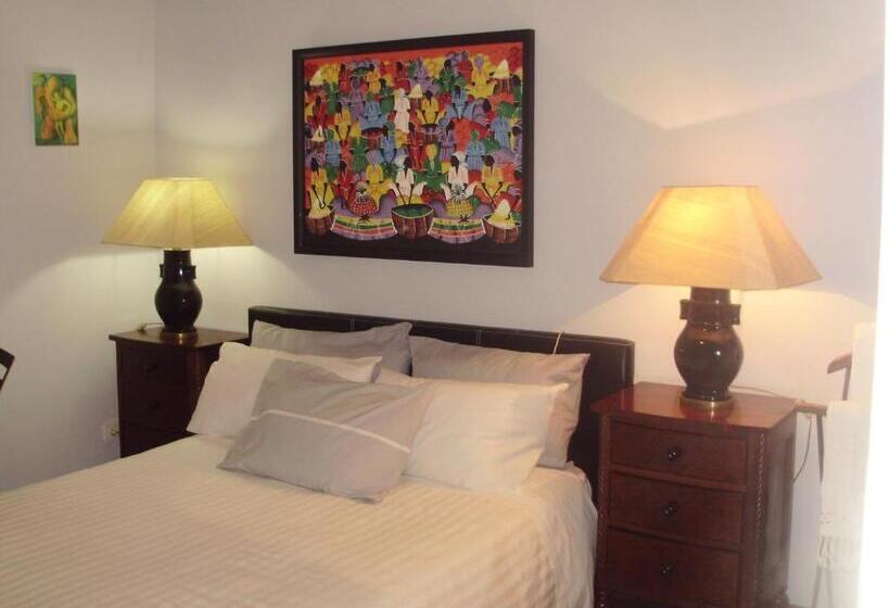 اتاق استاندارد, Miguel Torga Room