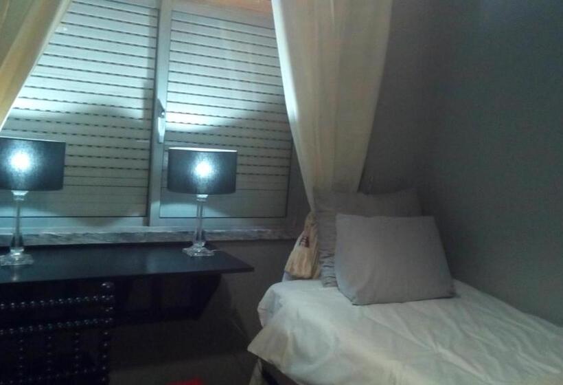 اتاق استاندارد, Miguel Torga Room