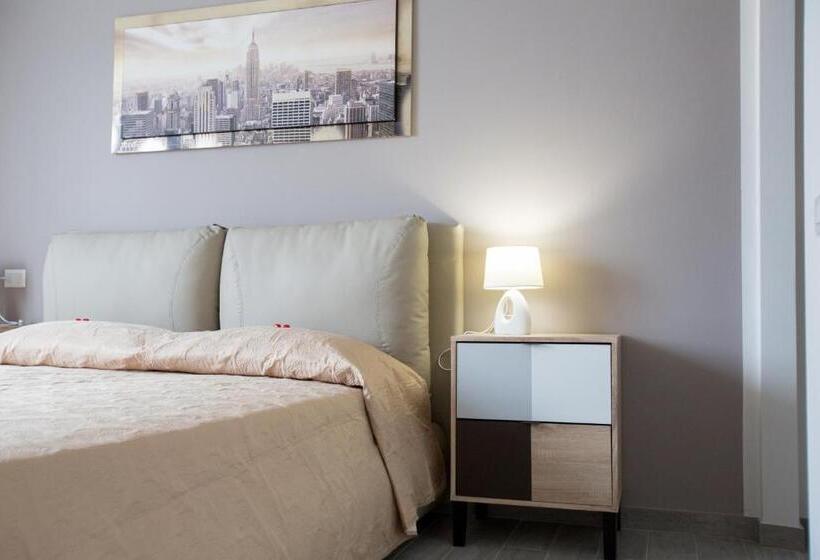 اتاق استاندارد سه نفره, La Suite