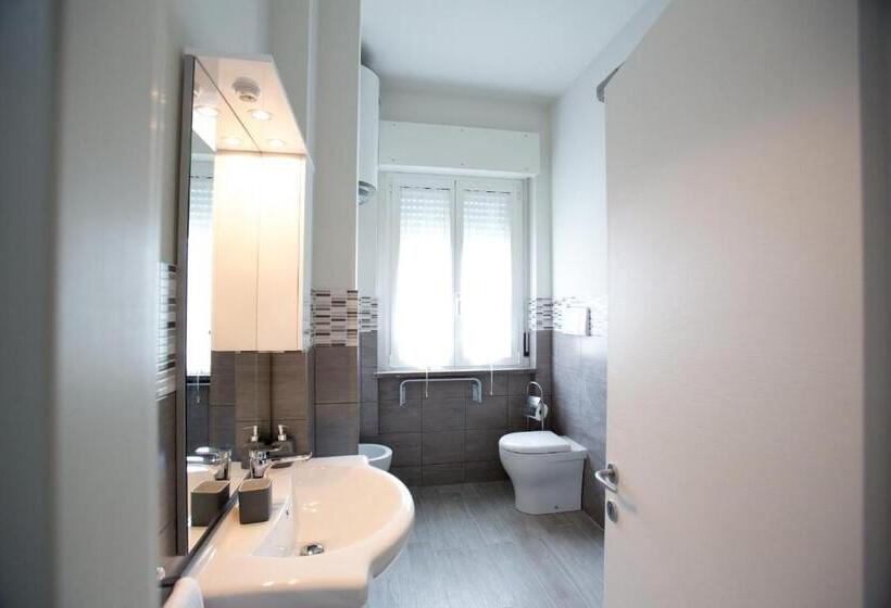 اتاق استاندارد سه نفره, La Suite