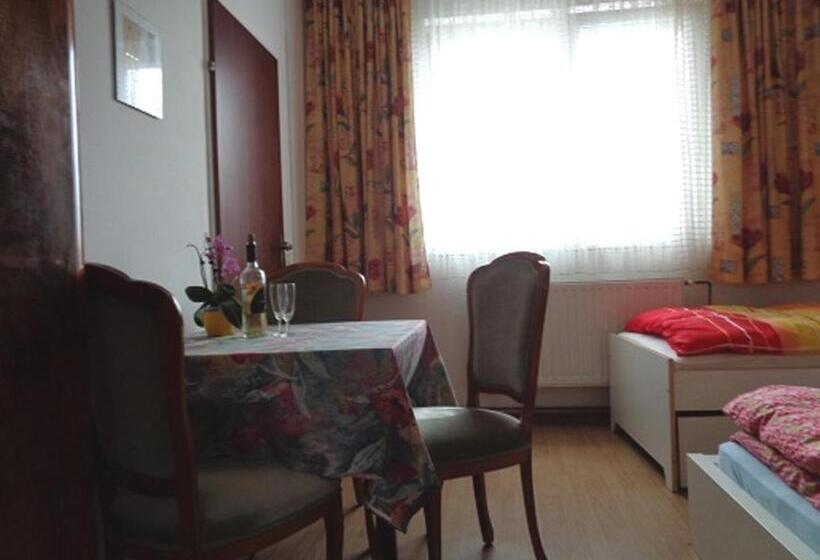 اتاق استاندارد سه نفره, Gasthaus Helena