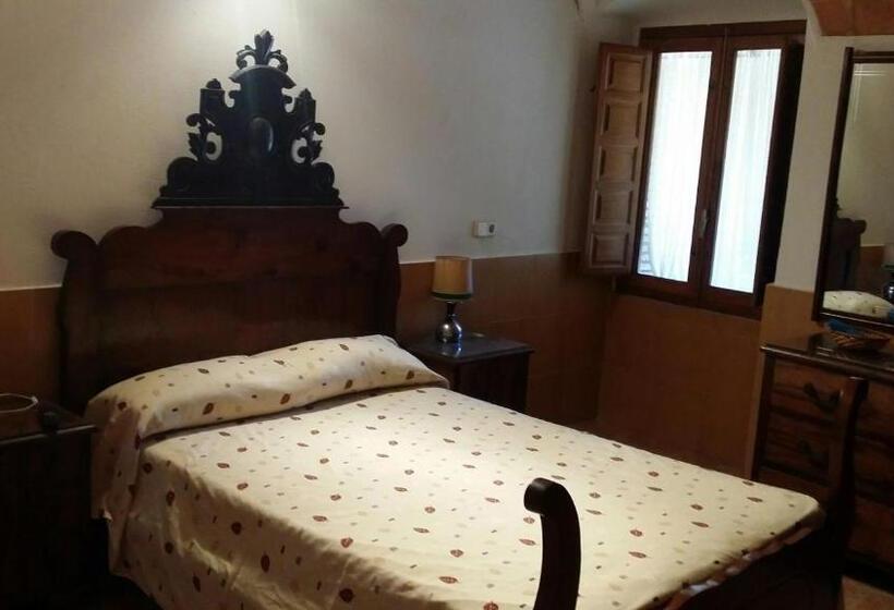 Quarto Estandar Vista Montanha, Mas Pericay