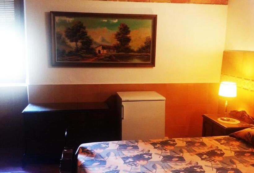 Quarto Estandar Vista Montanha, Mas Pericay