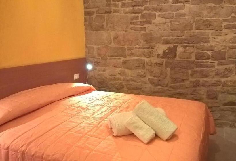 اتاق دوبلکس, La Piccola Torre