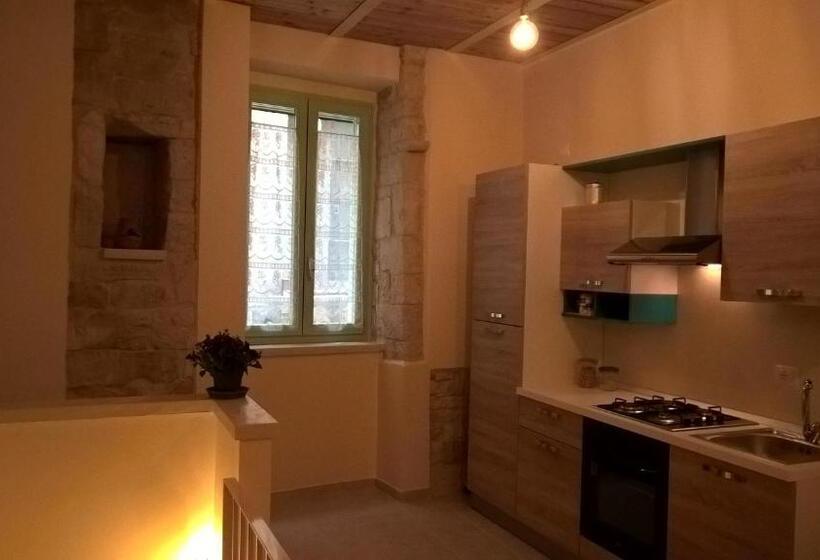 اتاق دوبلکس, La Piccola Torre