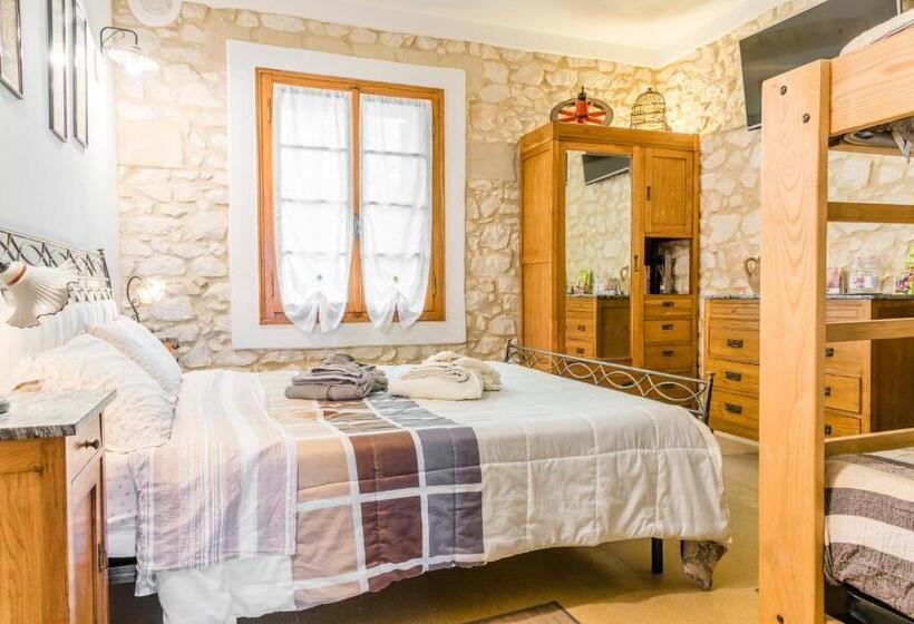 Quarto Basic, Relais Des Roches