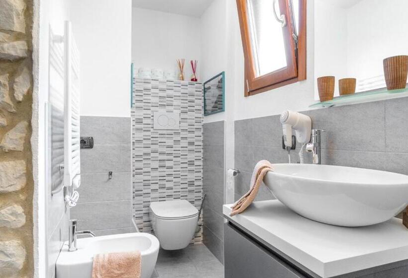 Quarto Estandar, Relais Des Roches