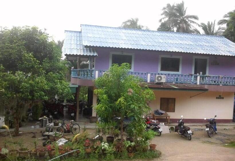 غرفة قياسية ثلاثية, Baan Klong House