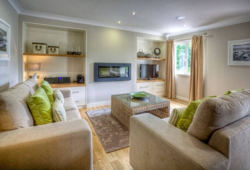 Апартаменты Deluxe 2 Спальни, Auchrannie Resort