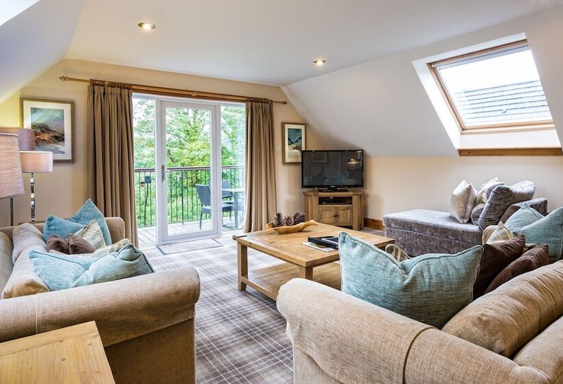 Апартаменты Deluxe 3 Спальни, Auchrannie Resort