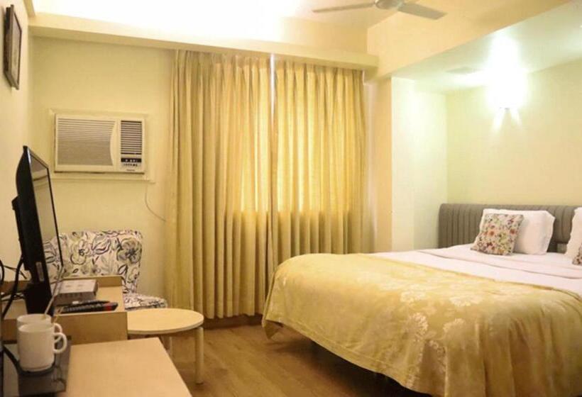 Standard Room, Diplomat, Colaba