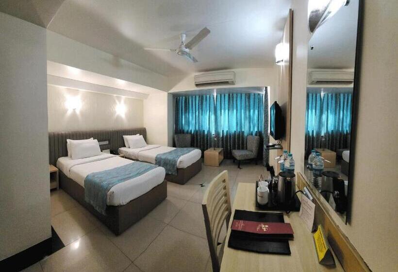 Deluxe Room, Diplomat, Colaba
