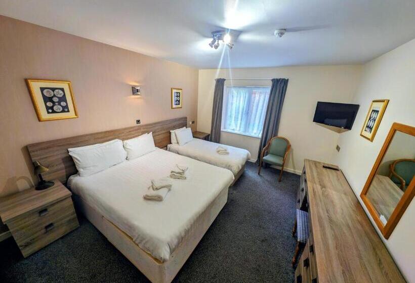 Семейный Номер, Hitchin Priory
