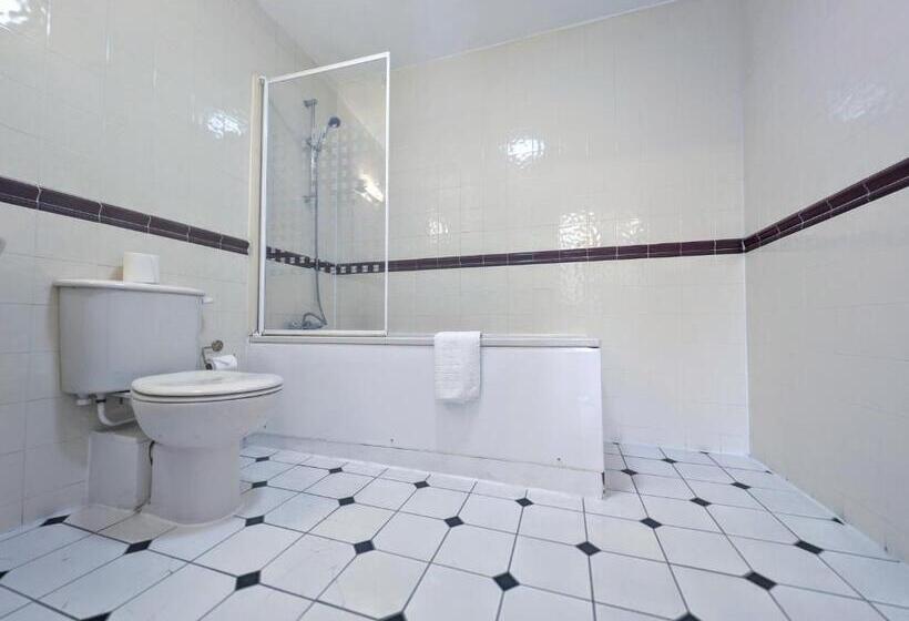 Номер Стандарт, Hitchin Priory