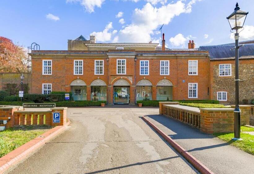Номер Стандарт, Hitchin Priory