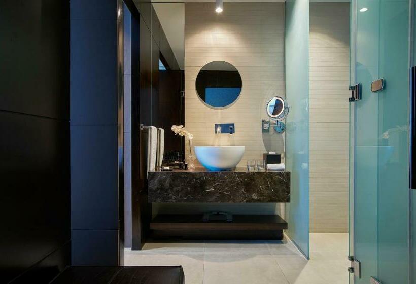 Номер Superior Кровать Кинг, The Canvas Dubai, Mgallery Hotel Collection