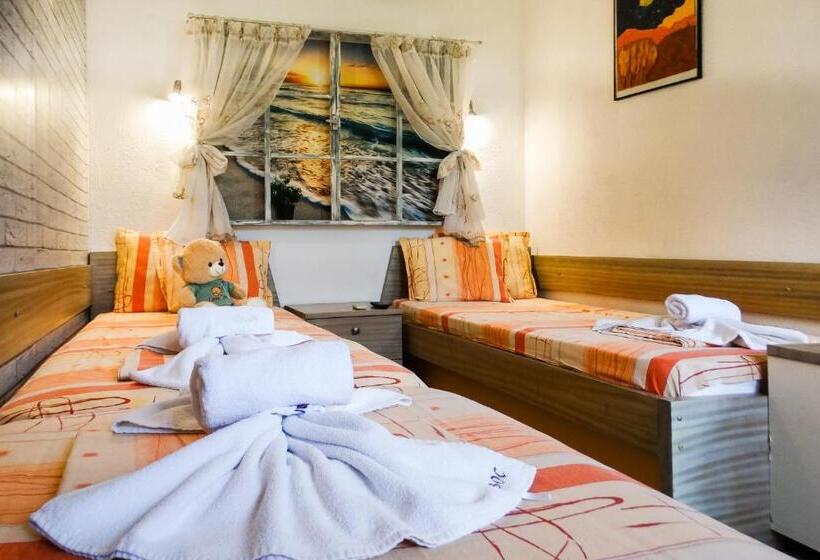 Номер Стандарт Трехместный, Villa Rezos