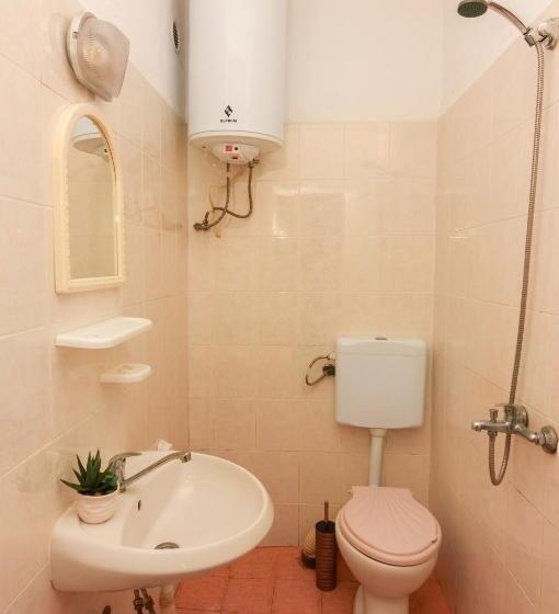 Quarto Triplo Estandar, Villa Rezos
